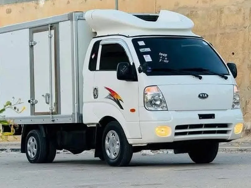 Food distribution delivery vehicle